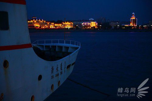 出海喂鳥吃海鮮 山東長島讓你玩到爽 出海喂鳥吃海鮮 山東長島讓你玩到爽