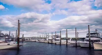 如果只想在長(zhǎng)島玩一個(gè)地方，那么一定要去玩海上游，可以看海鷗的萬(wàn)鳥(niǎo)島(車(chē)由島)是北線。除了萬(wàn)鳥(niǎo)島之外還會(huì)玩到寶塔礁、猴磯島和廟島。