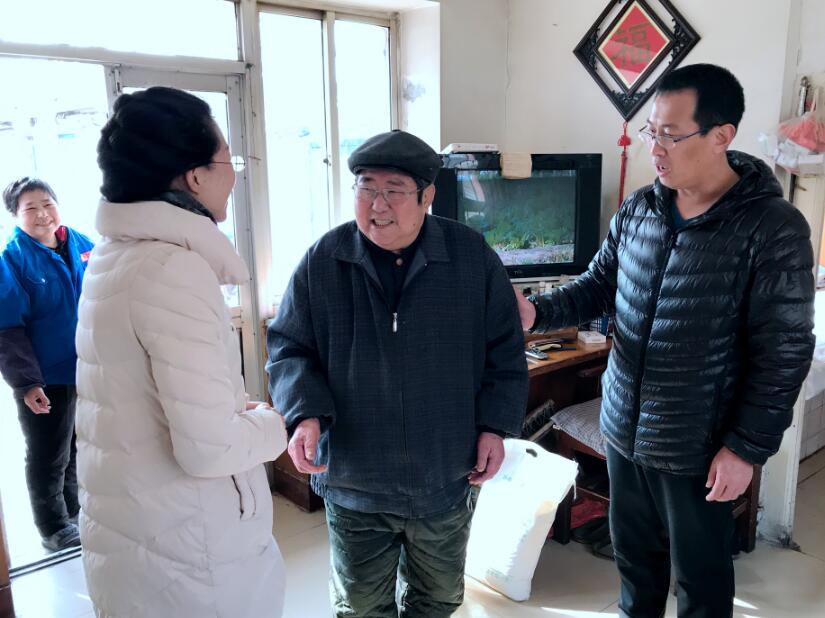 長島一校走訪慰問老黨員 新春佳節(jié)送溫暖