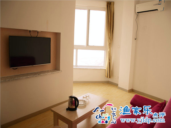 12長島小謝觀海公寓海景情侶大床房客廳